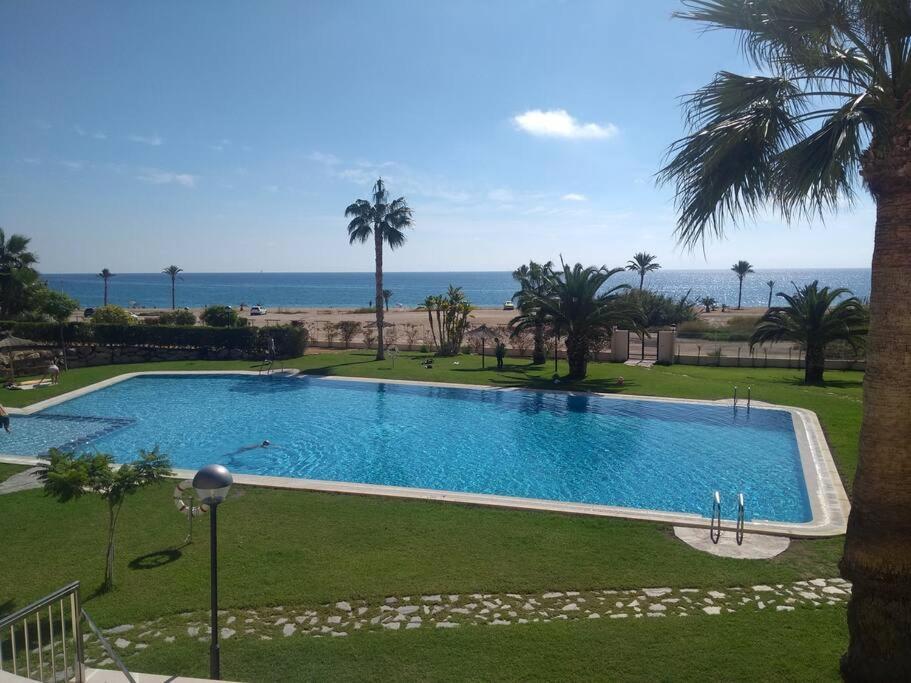Top-Floor Beachfront Apartment With Parking, Pool, & Spacious Sea-View Balcony Villajoyosa  Exterior foto
